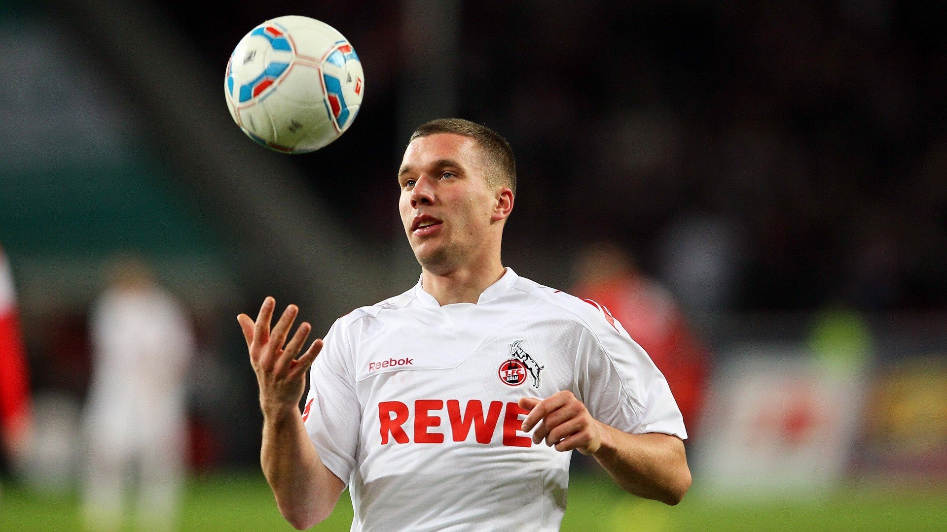 巴萨小将越来越自信，脚下技术真敢秀，巴萨16岁小将进球